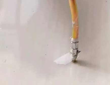 裕安瓷砖空鼓维修公司专业解答在瓷砖铺贴过程中，如果使用的砂料过粗（如全部使用了粗砂），可能会导致以下问题